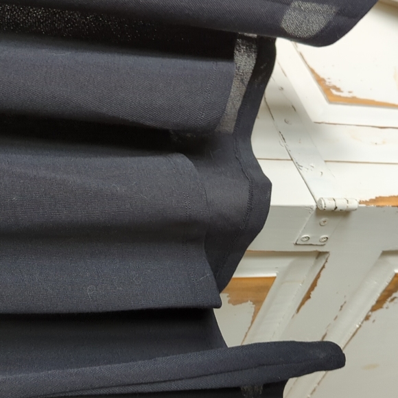 Top Lisa Rinna Cold Shoulder - Picture 3 of 10